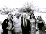 Ձախէն աջ`բանաստեղծուհի Ռուզան Ասատրեանի, բանաստեղծ Սասուն Գրիգորեանի, բանաստեղծուհի Լիլիթի եւ արձակագիր Շնորհիկ Շահինեանի հետ 2004-ին